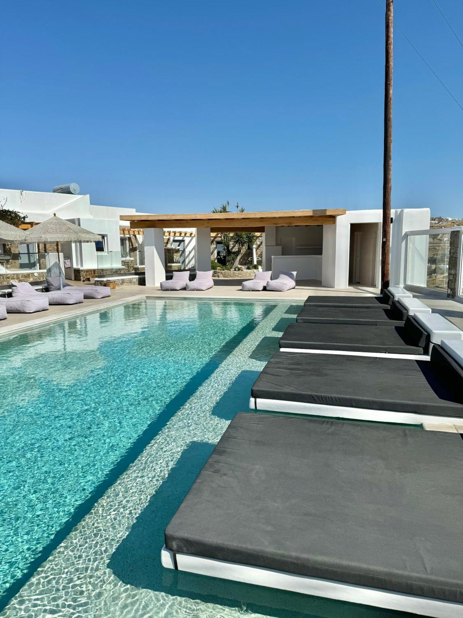 Crystal Suites Mykonos Town ภายนอก รูปภาพ